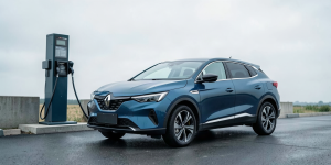 Иллюстрация к статье «Автопроизводитель Renault анонсировал новый электрокроссовер для российского рынка»