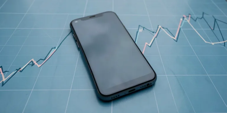 Hero illustration for the article “Researchers Find High Prices and Memory Shortages Boost Demand for Used iPhones in Japan”
